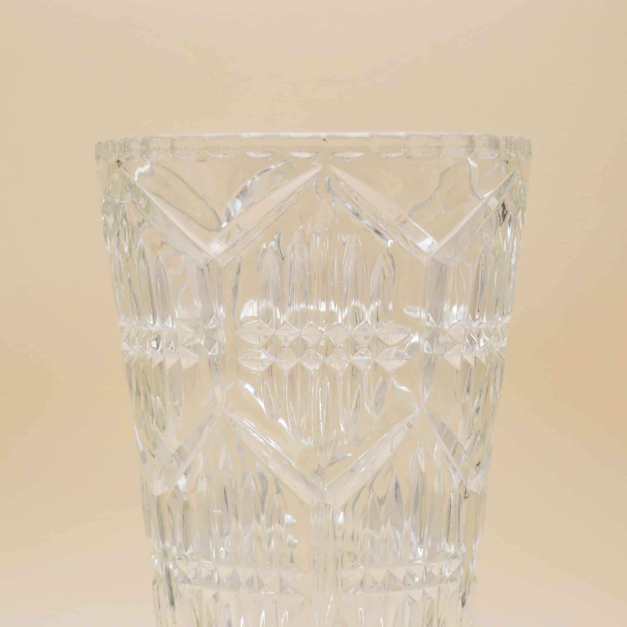 Le grand vase ciselé