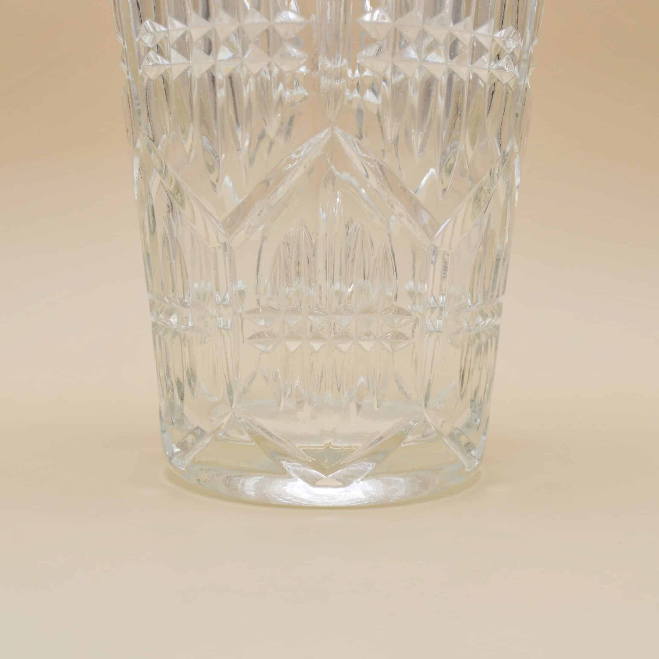 Le grand vase ciselé