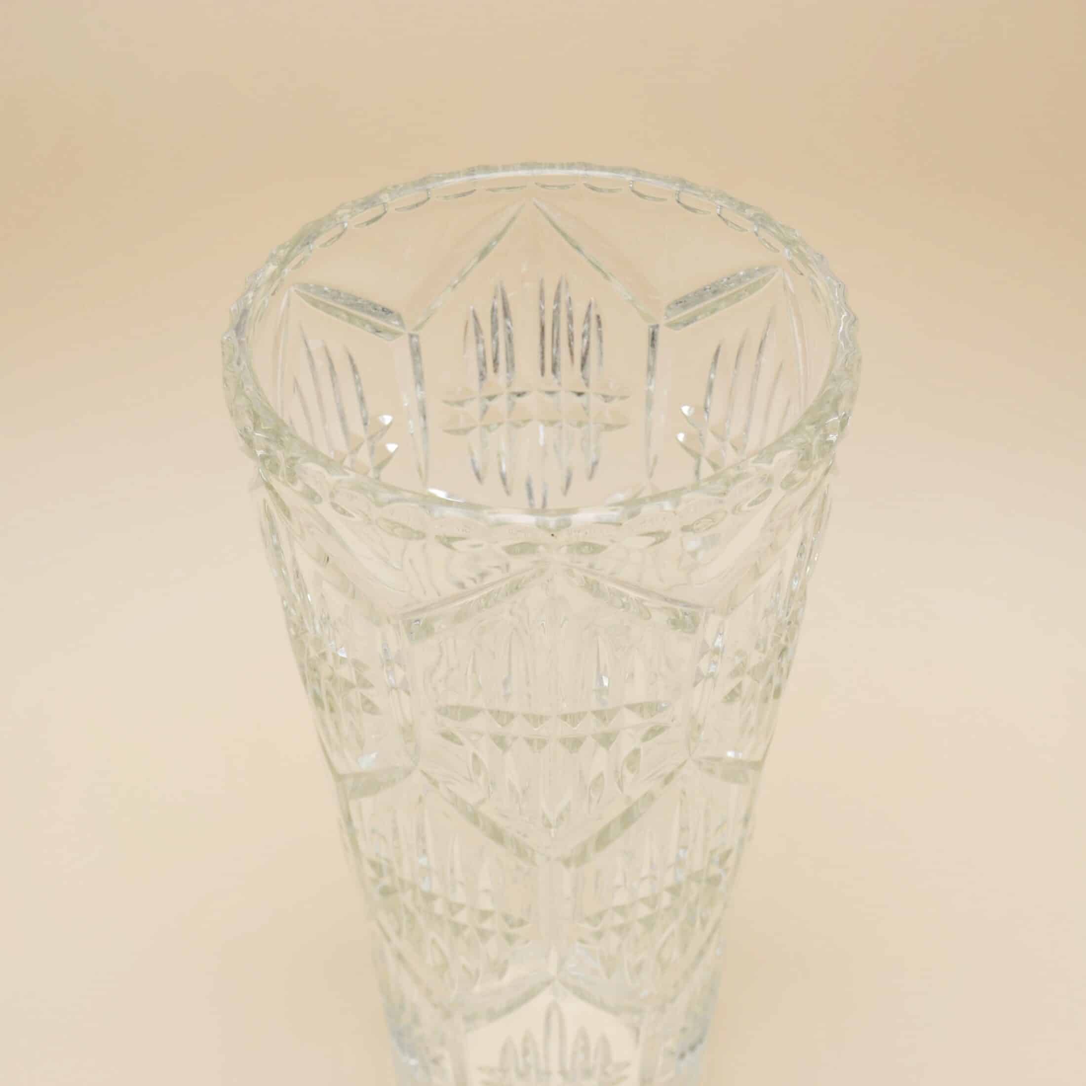 Le grand vase ciselé