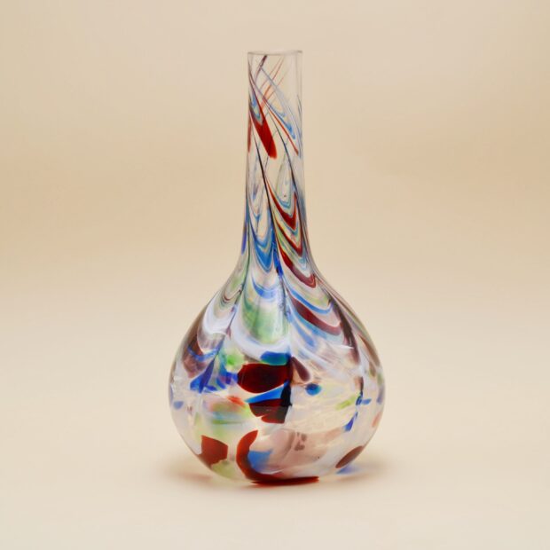 Le soliflore en verre coloré