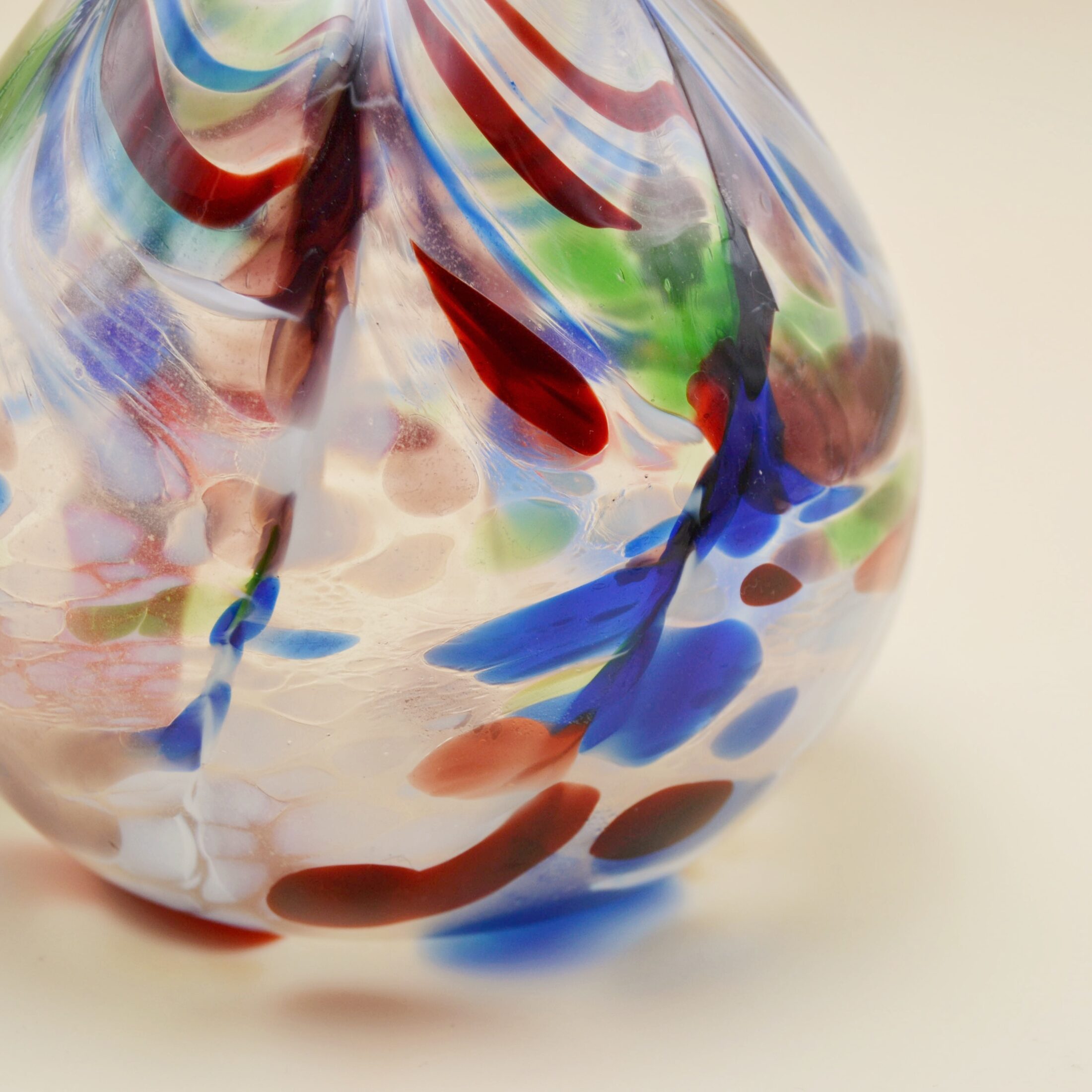 Le soliflore en verre coloré