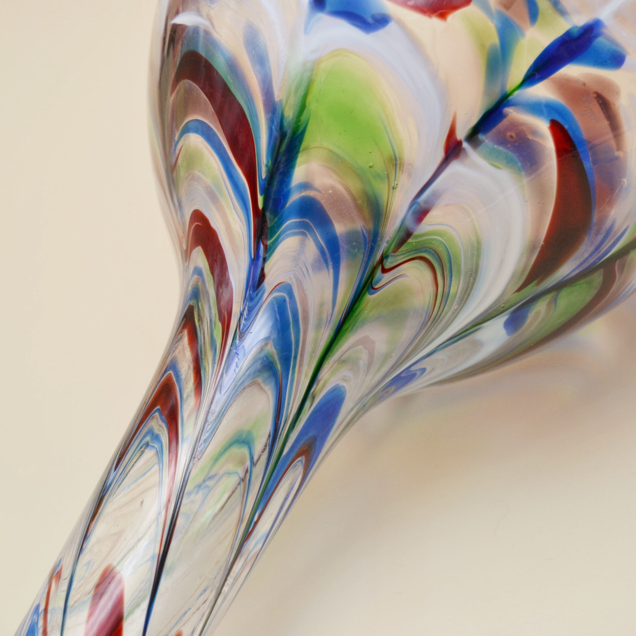 Le soliflore en verre coloré