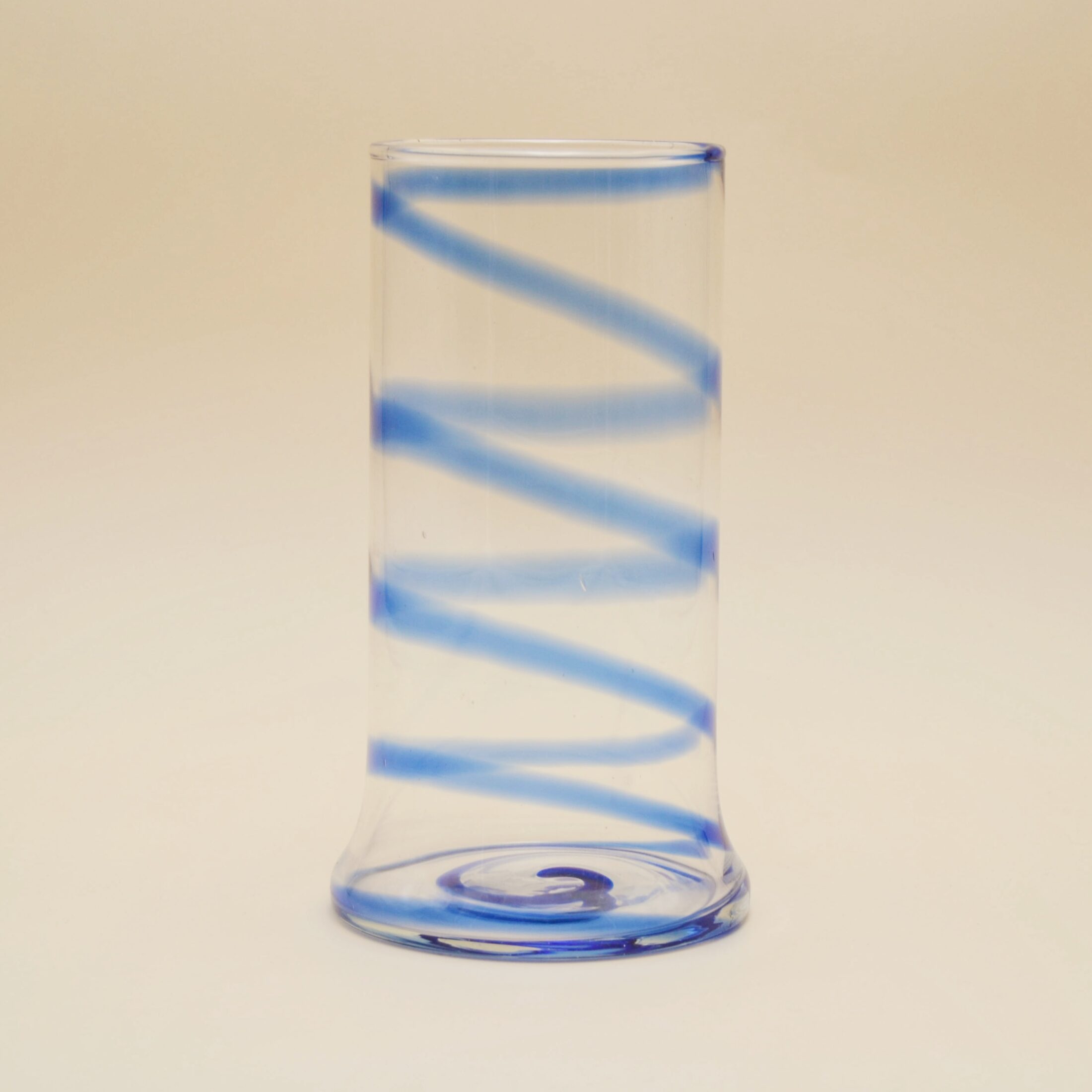 Le vase tourbillon bleu