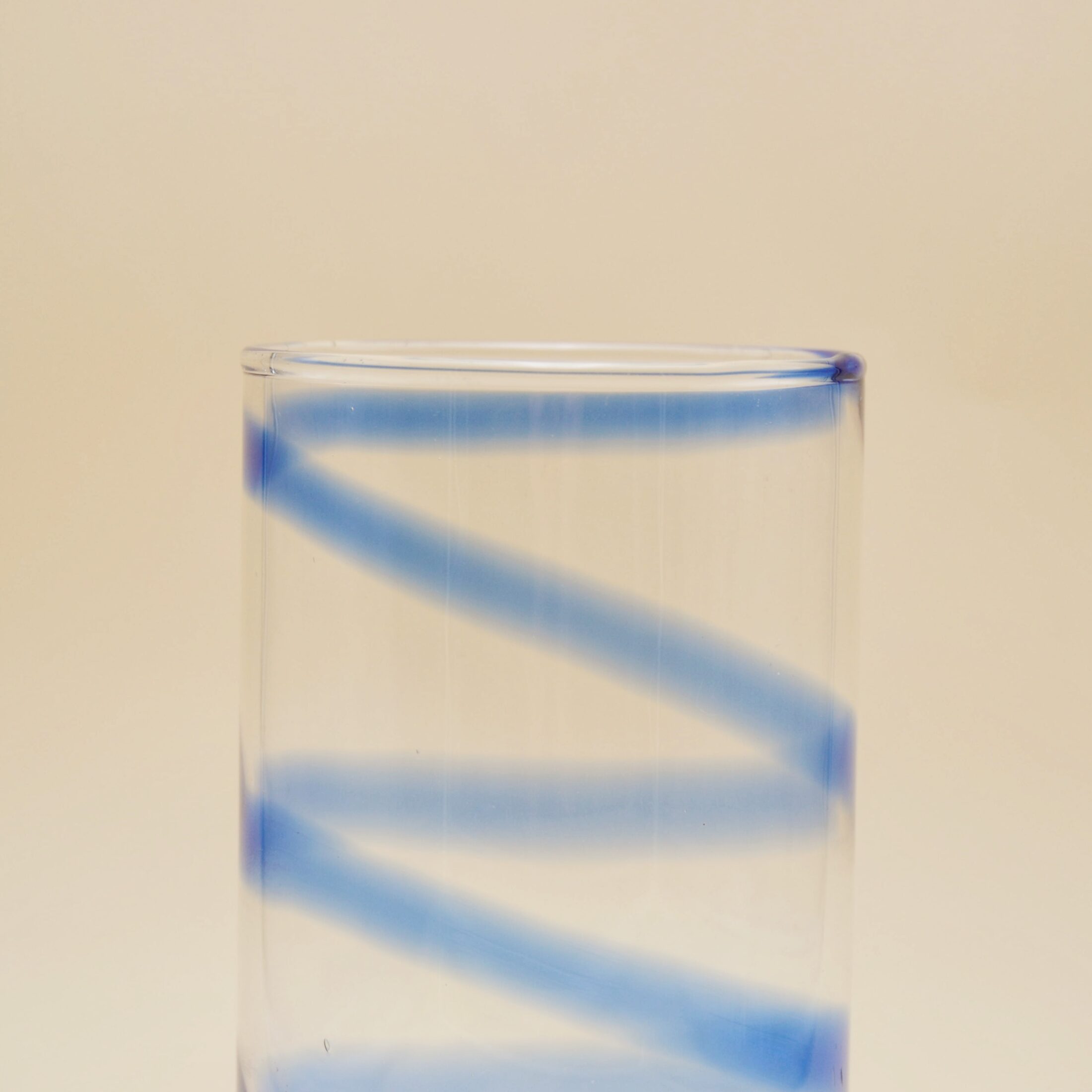 Le vase tourbillon bleu