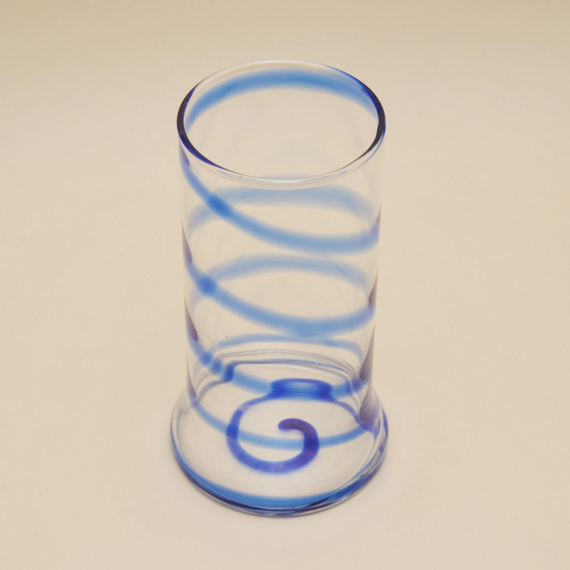 Le vase tourbillon bleu