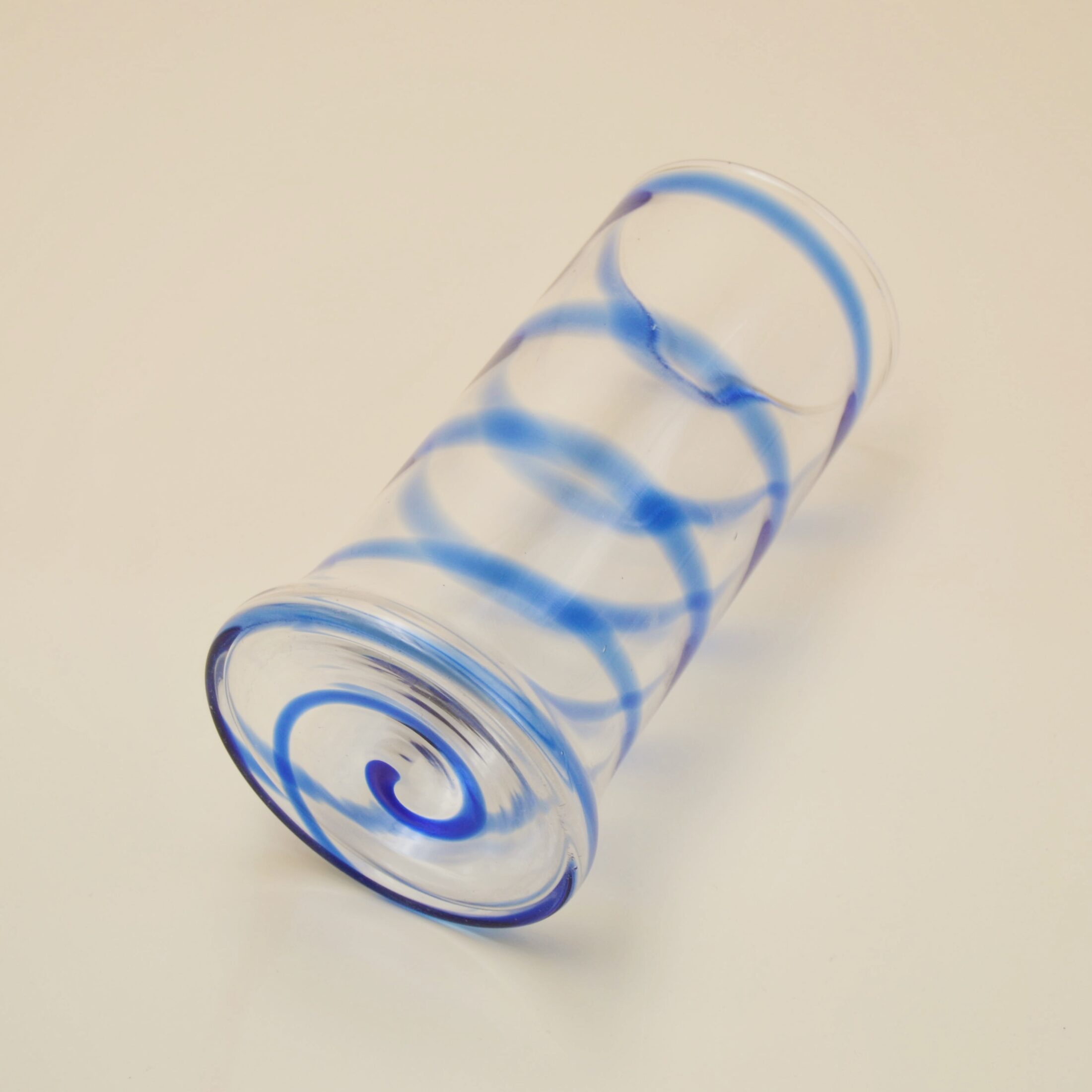 Le vase tourbillon bleu