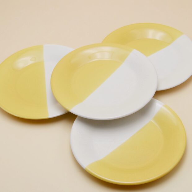Les assiettes à dessert jaunes