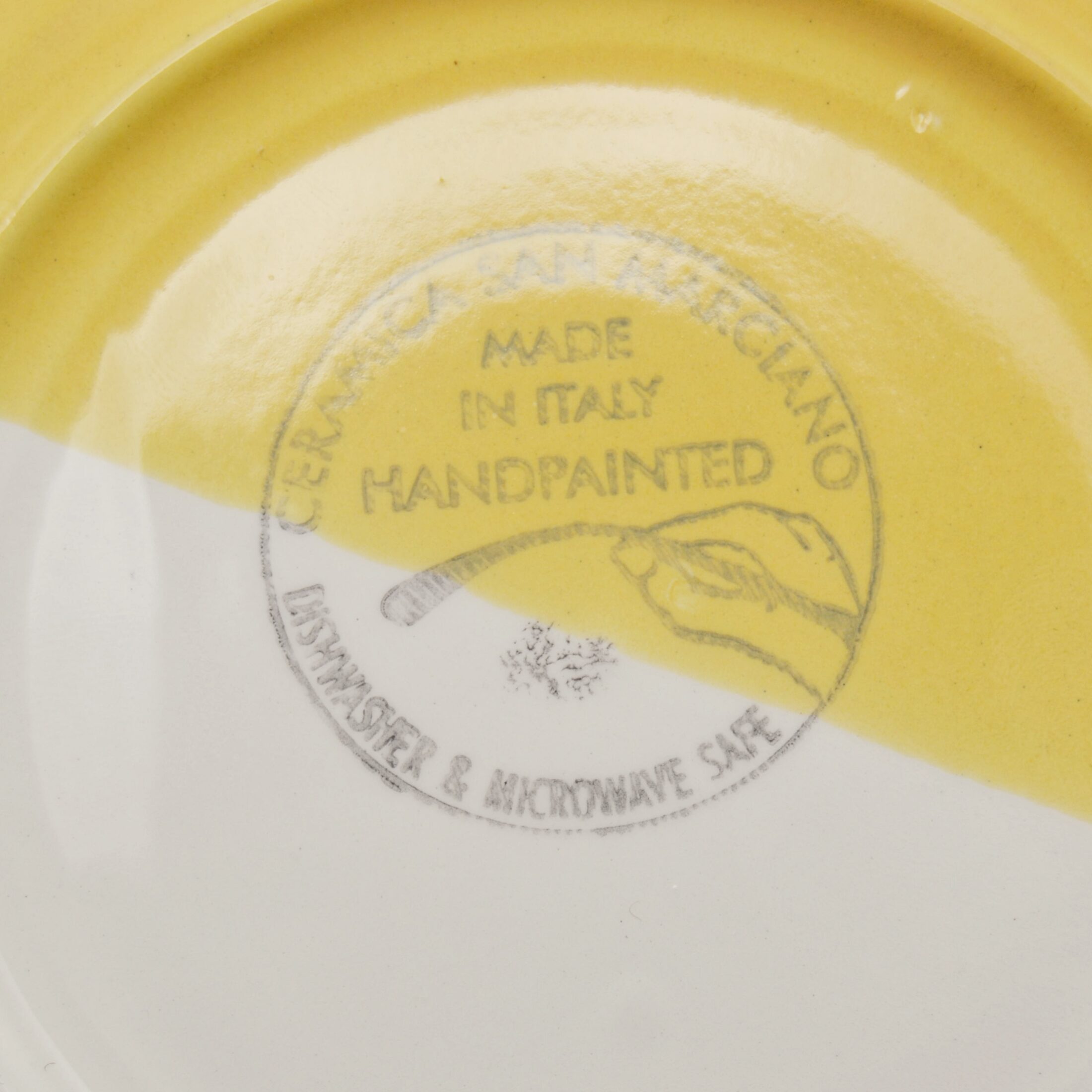 Les assiettes à dessert jaunes