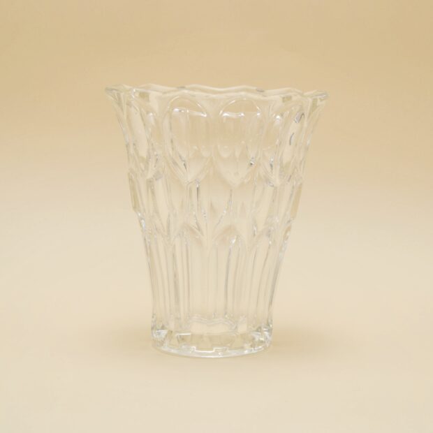 Le vase large taillé