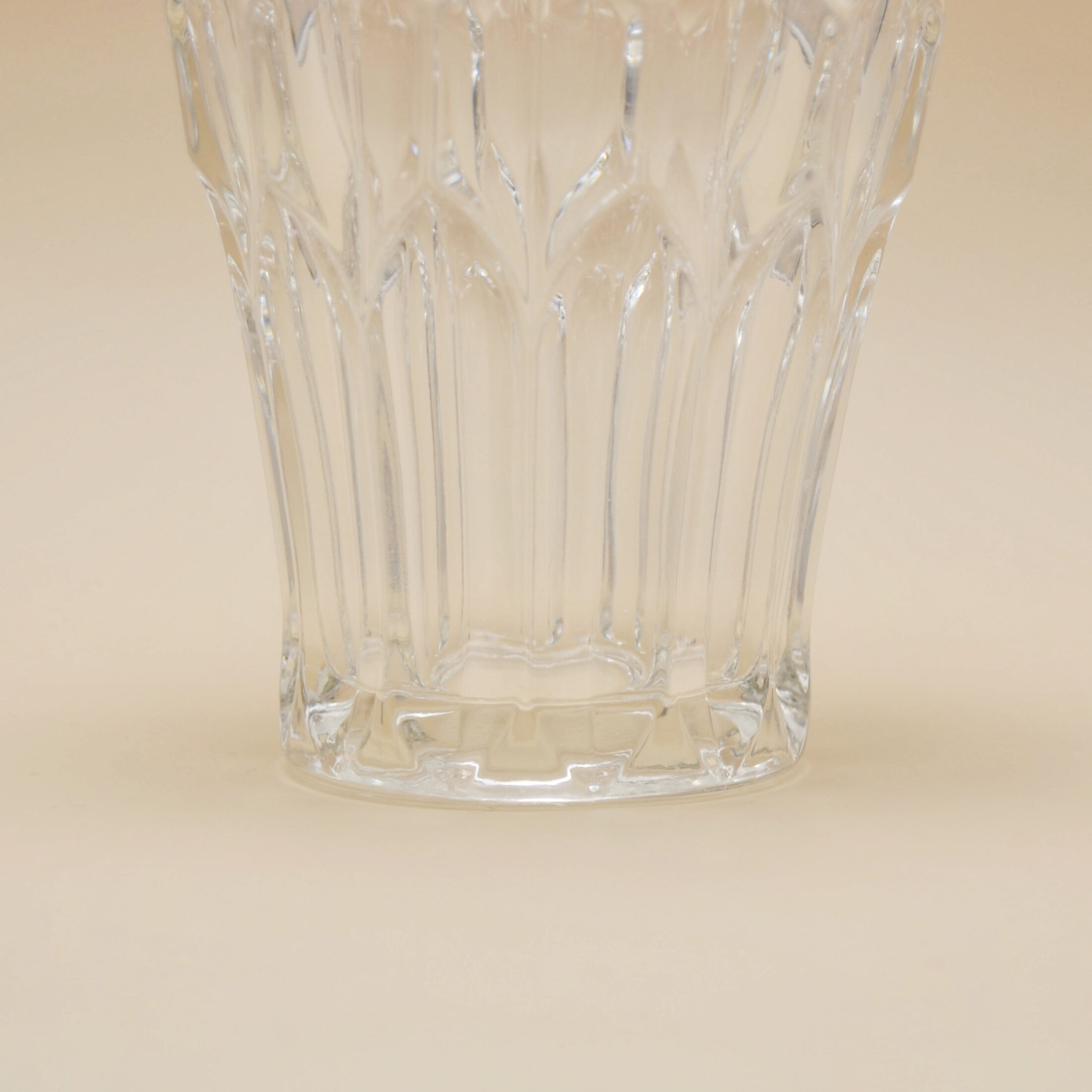 Le vase large taillé