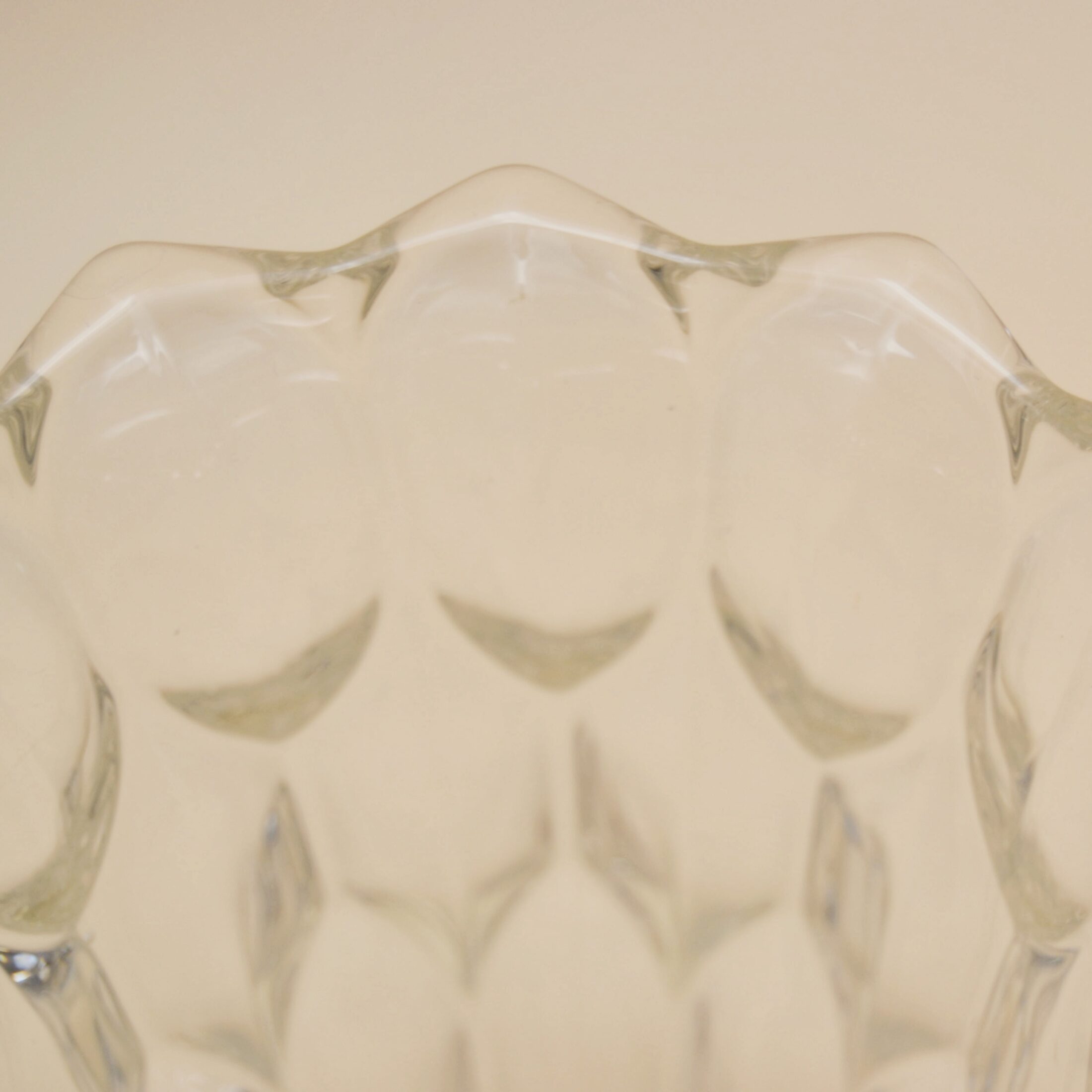 Le vase large taillé