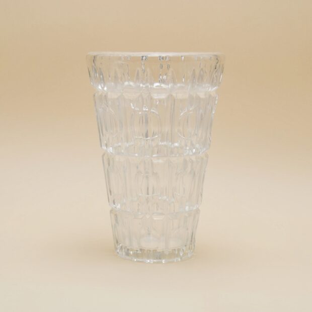 Le vase en cristal ciselé