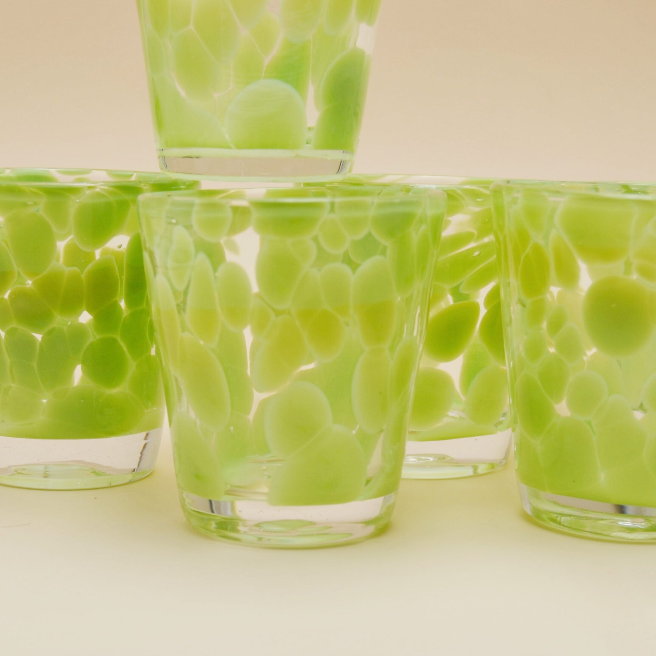 Les verres mouchetés verts
