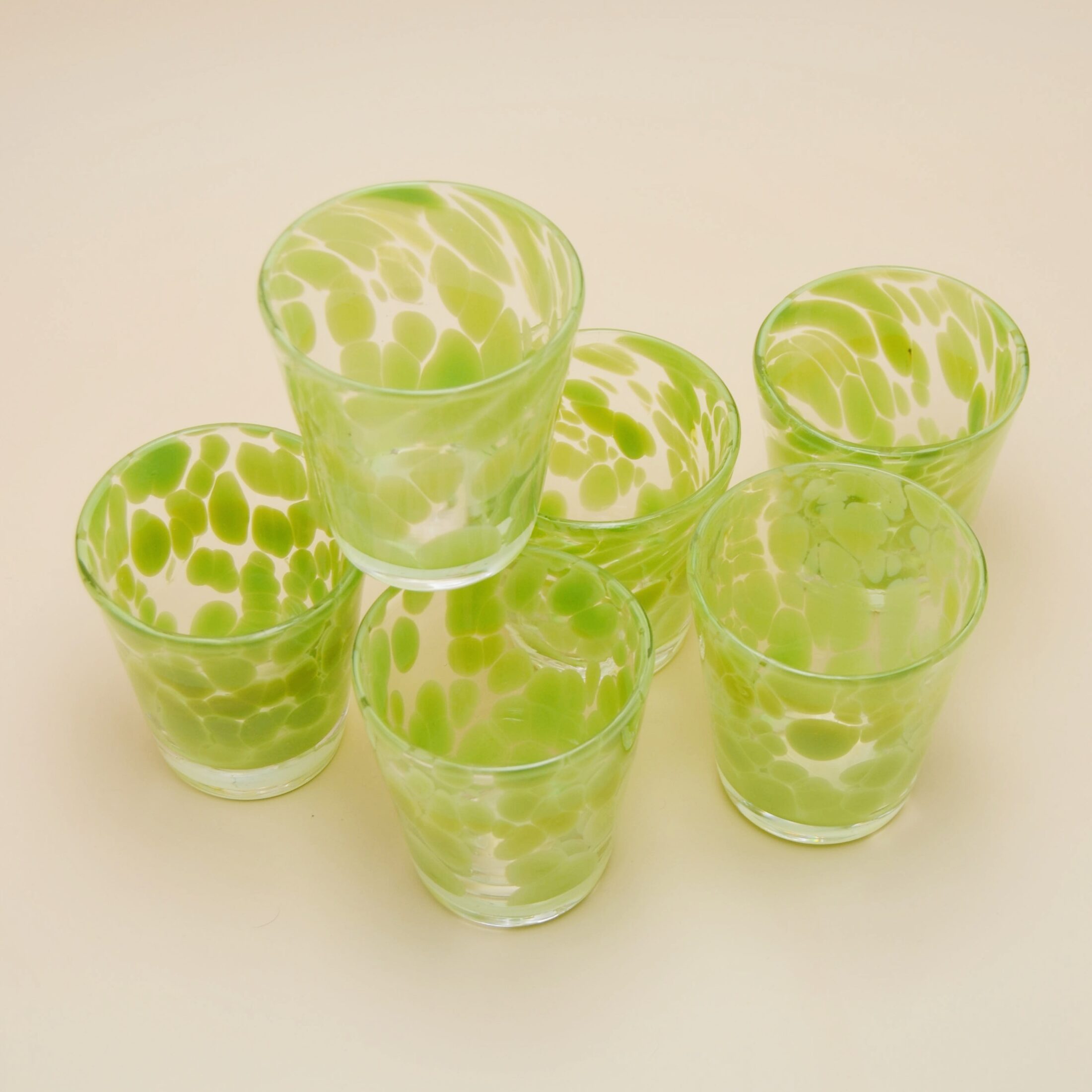 Les verres mouchetés verts