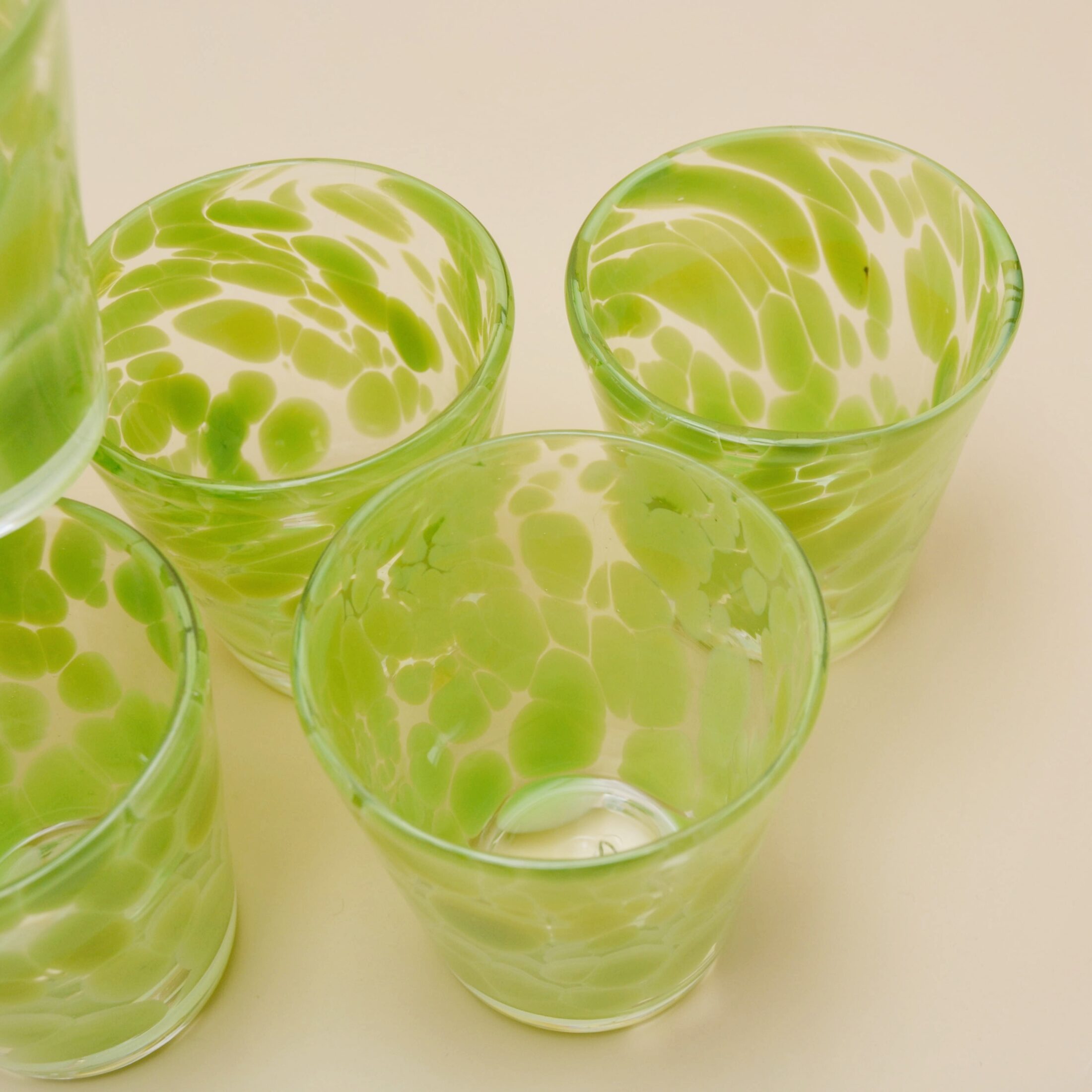 Les verres mouchetés verts