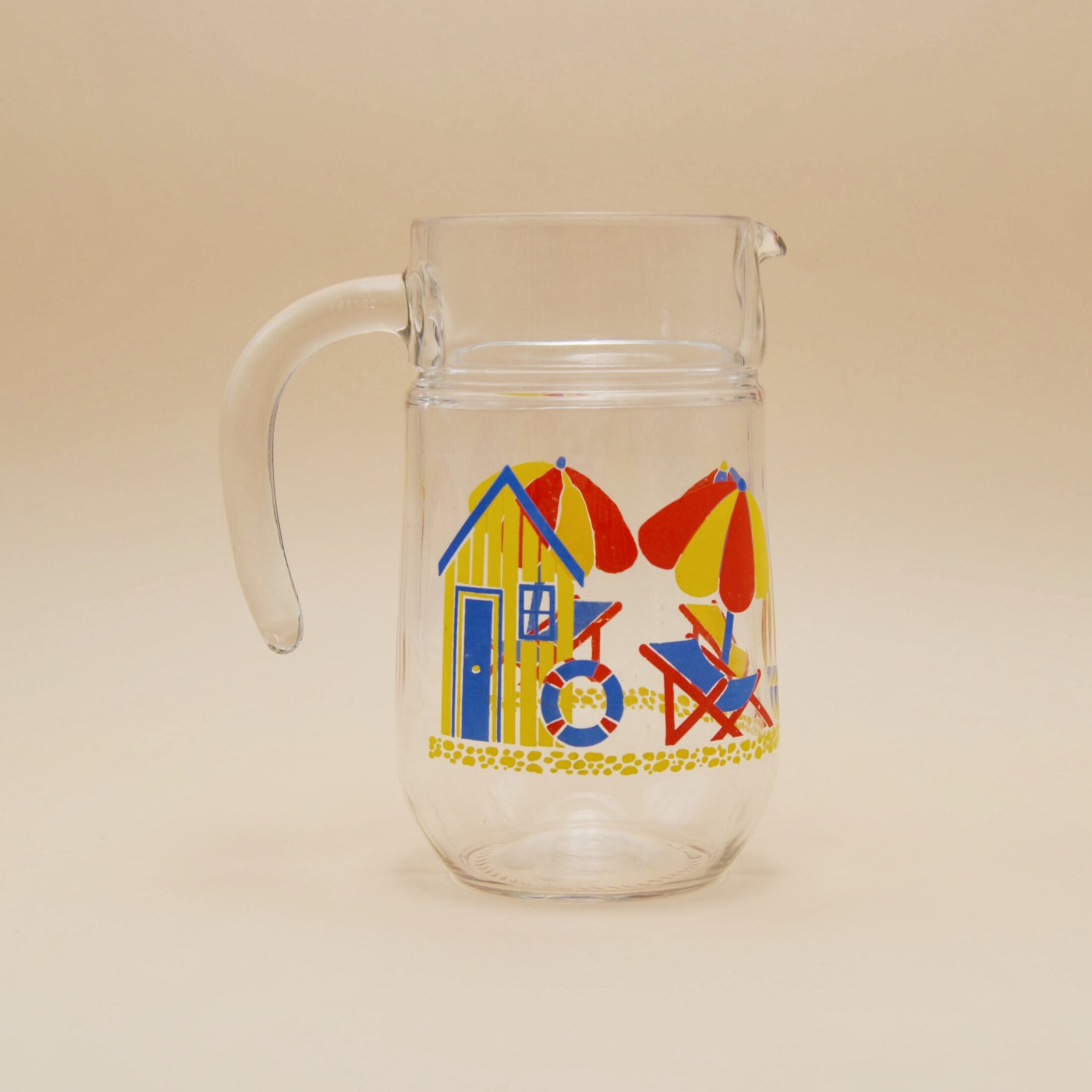 Le pichet à la plage