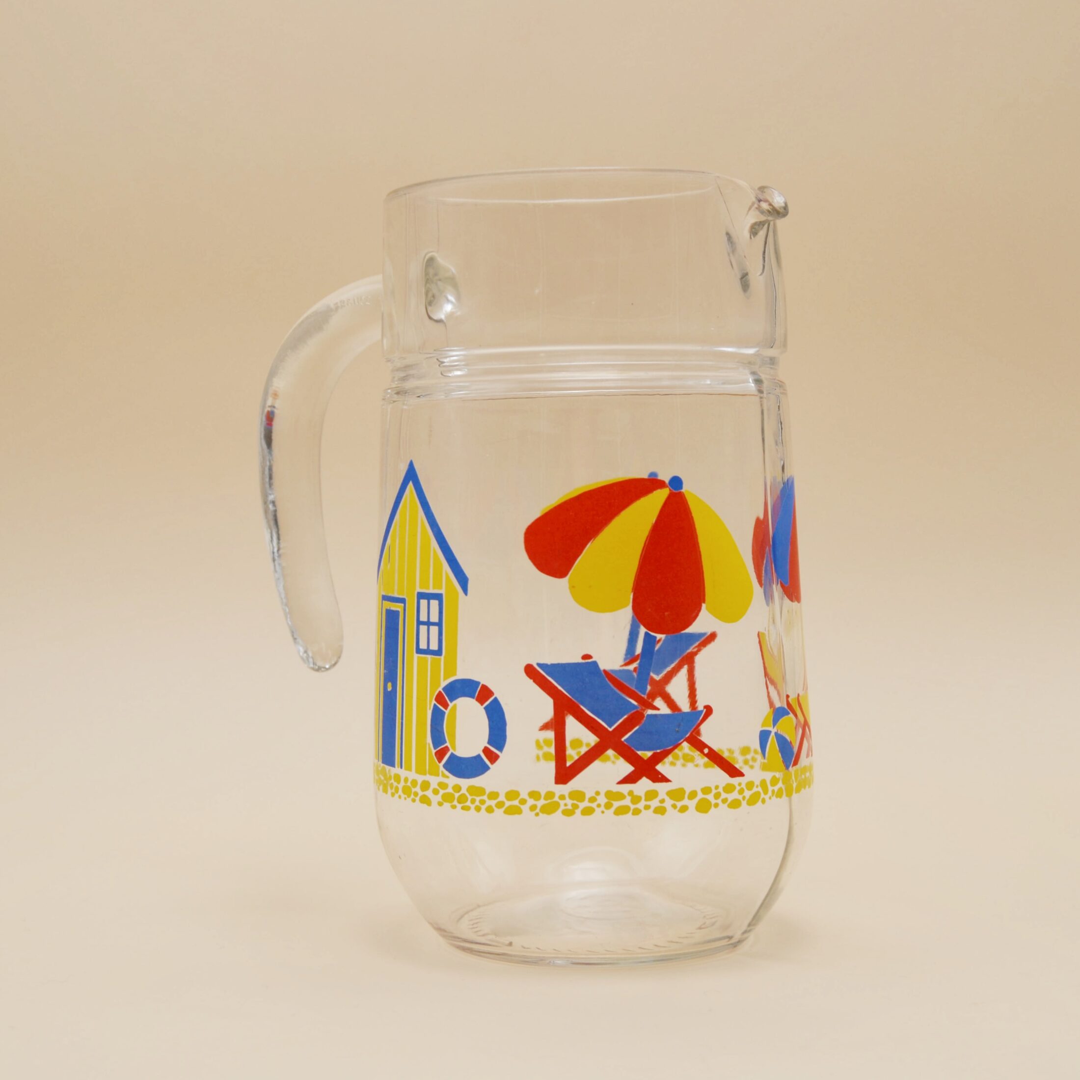 Le pichet à la plage