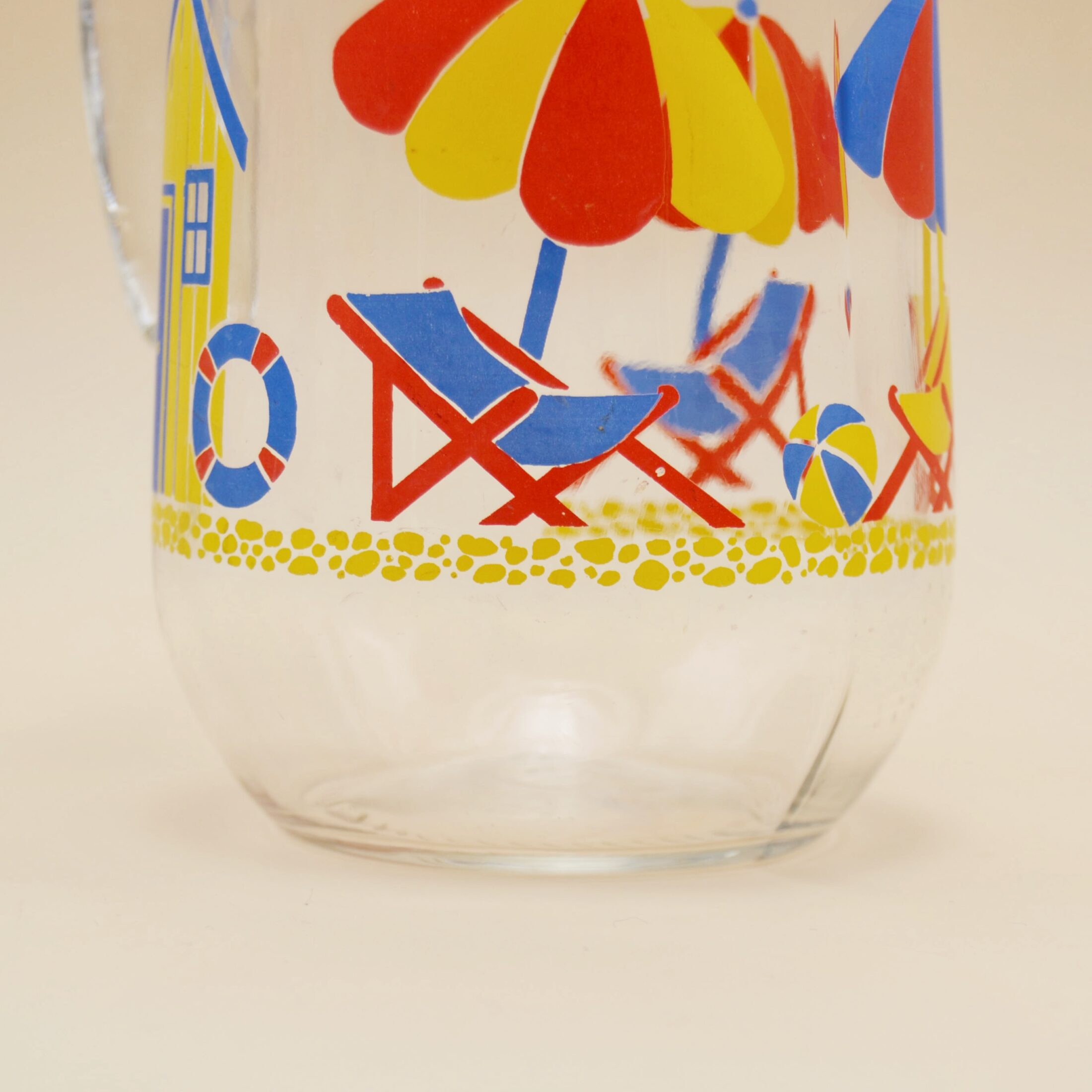 Le pichet à la plage